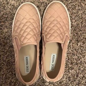 Steve Madden Slip on shoes